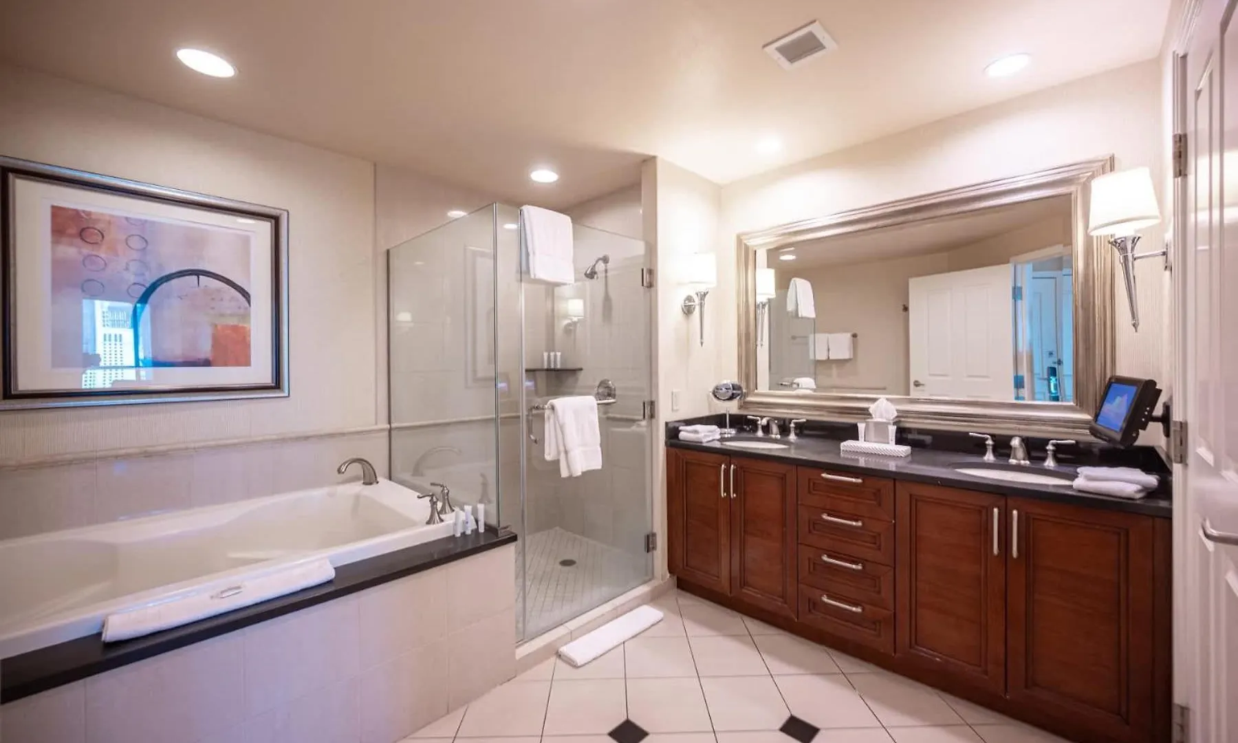 No Resort Fee Strip View Balcony+ Free Valet+ Pool لاس فيغاس 0*,  الولايات المتحدة الأمريكية