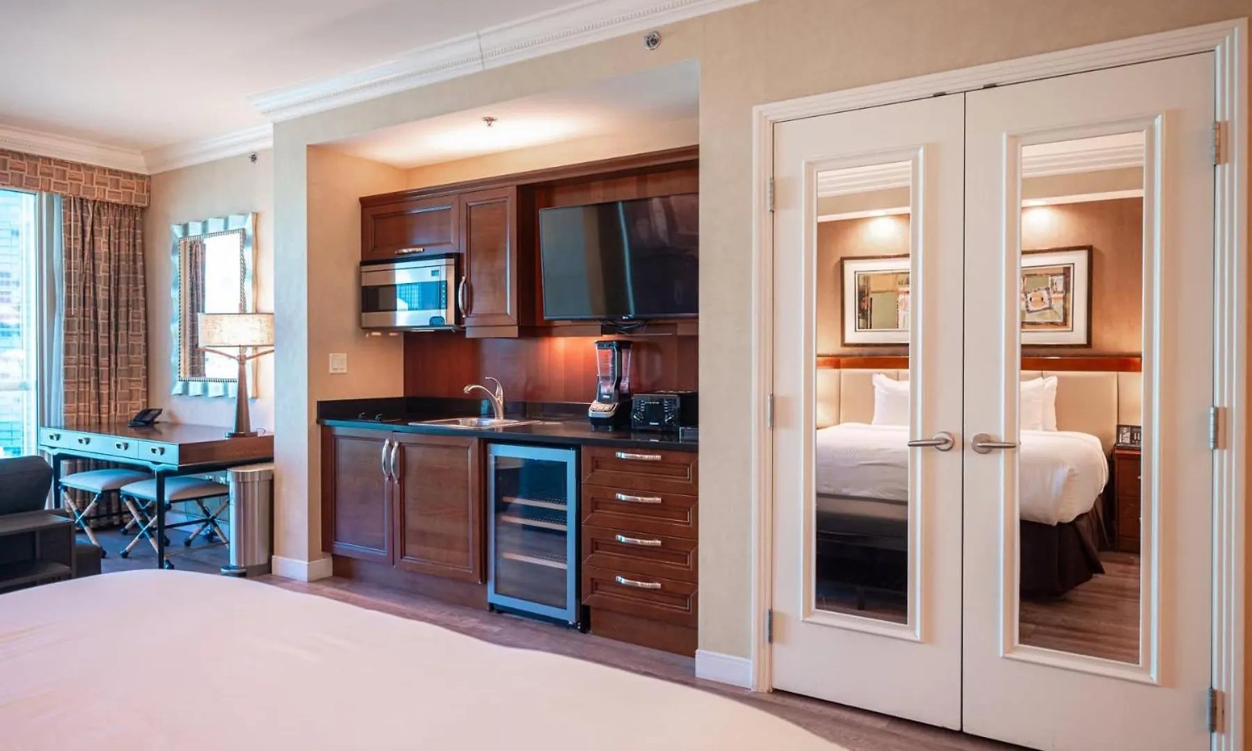 No Resort Fee Strip View Balcony+ Free Valet+ Pool لاس فيغاس